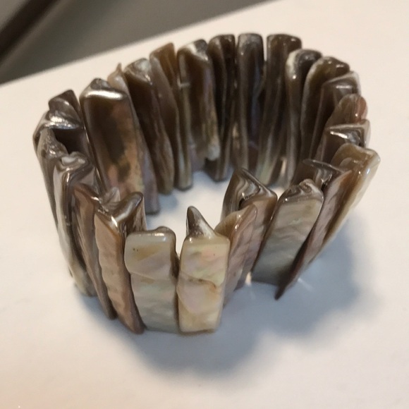 Shell Bracelet - Picture 2 of 4
